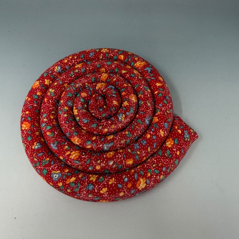 Vintage Red Floral Fabric Hot Pad Trivet Cinnamon Spice Scented 5 Inch Coil